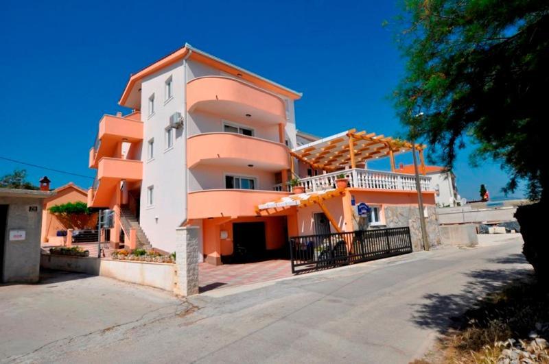 Marinovi Dvori Appartement Slatine Buitenkant foto