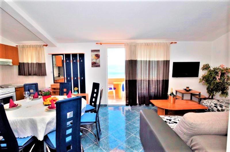 Marinovi Dvori Appartement Slatine Buitenkant foto