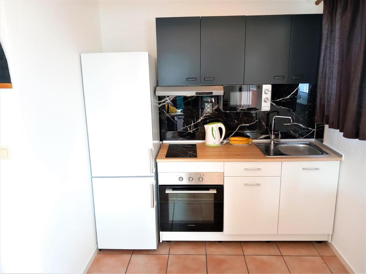 Marinovi Dvori Appartement Slatine Buitenkant foto